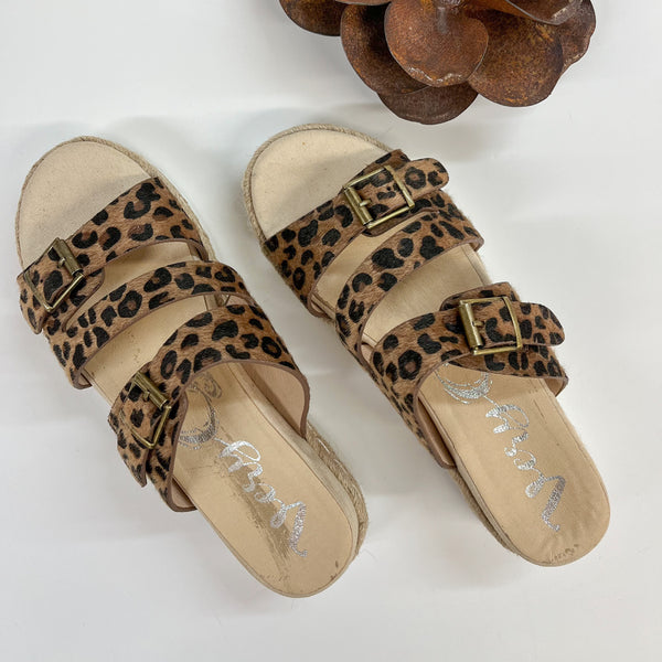 Model Shoes Size 8.5 | Very G | Traveling Places Strappy Faux Hide Platform Sandals with Buckles in Leopard