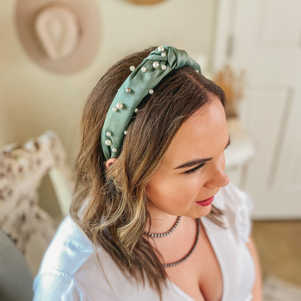 Pearl and Silver Beaded Detailed Headband in Emerald Green