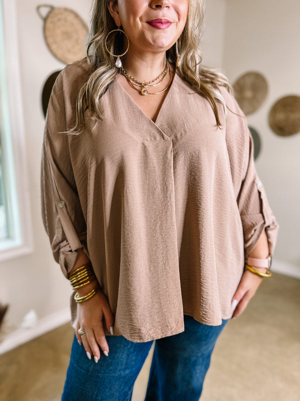 Weekend Out V Neck Placket 3/4 Sleeve Top in Taupe