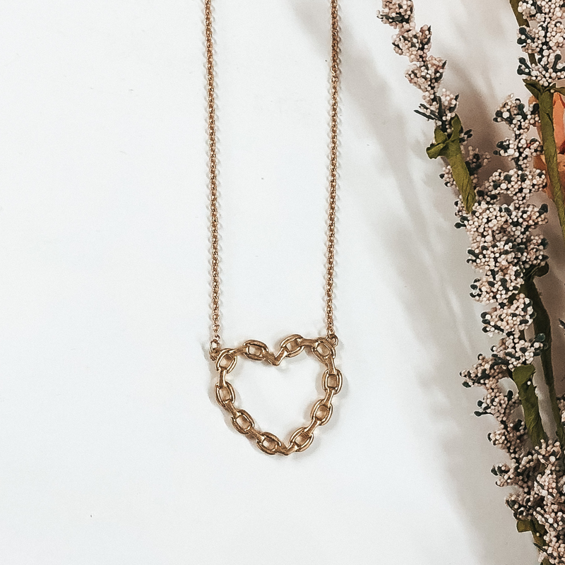 Chain Link Heart Pendant Necklace in Gold